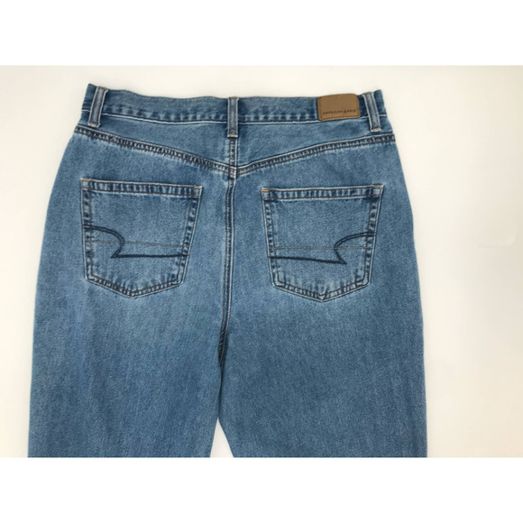 American Eagle Outfitters Light Wash Distressed Mom Jeans Size 10 X-Long - Picture 7 of 10